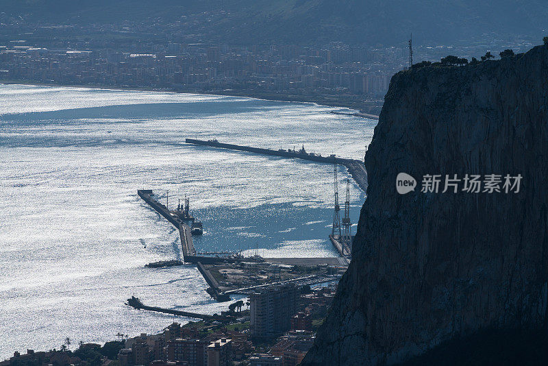 从佩莱格里诺山(Mount Pellegrino)观看